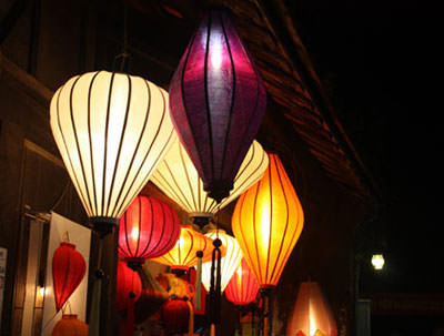 /pic/news/Images/abc/nam%202013/thang%201/ngay%2022/xa%20hoi/29-Denlong2(1).jpg