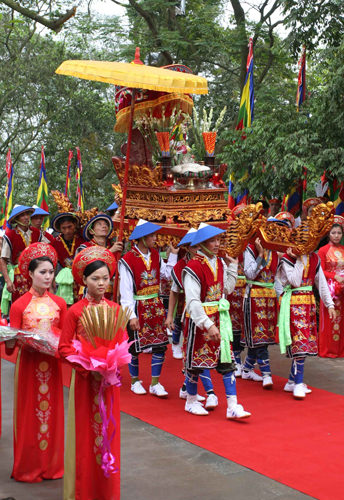 /pic/news/Images/abc/ngay%2007-12/tin%20nguong/rez_401_ruoc%20kieu.jpg