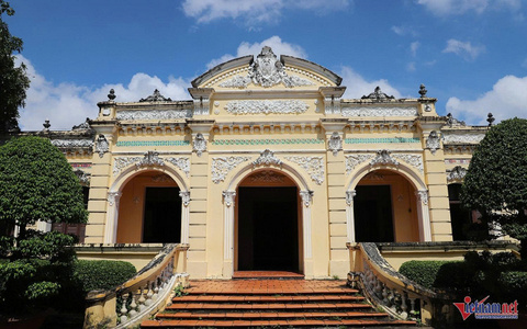 (67)-Chuyện ít biết về ngôi nhà hơn 100 năm liên tục đổi công năng ở miền Tây