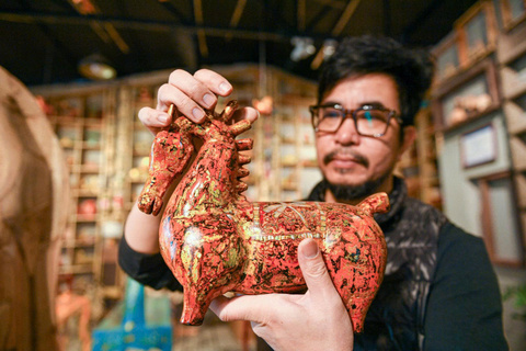 (29-33)- Khách Đà Nẵng chi 400 triệu săn bàn ghế sơn mài hình ngựa ở Hà Nội