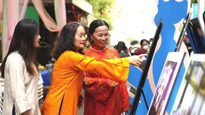 (50-59,61,72)- Áo dài - nguồn lực mới của đô thị sáng tạo